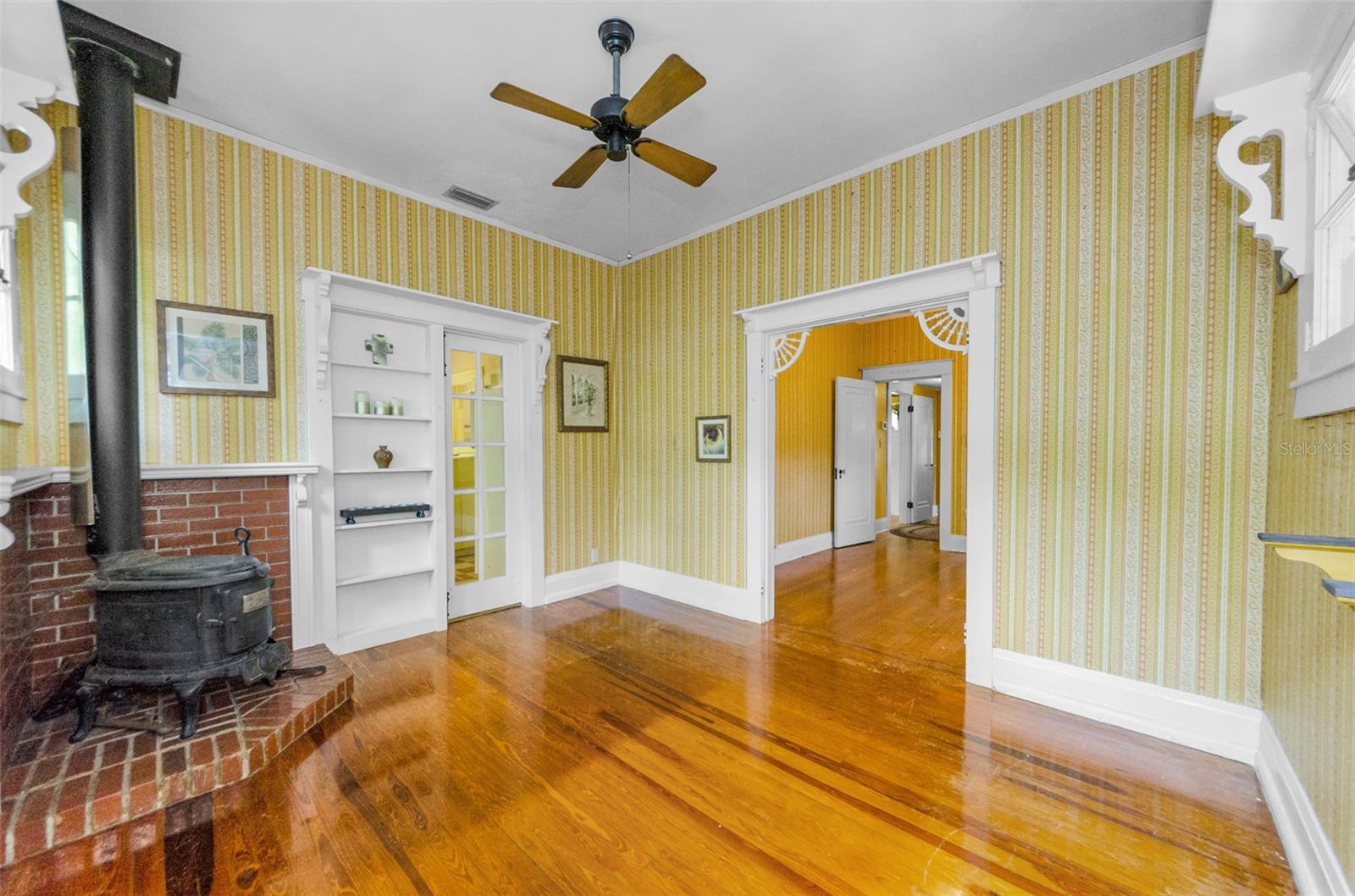 Listing photo id 44 for 3115 Hawthorne Road