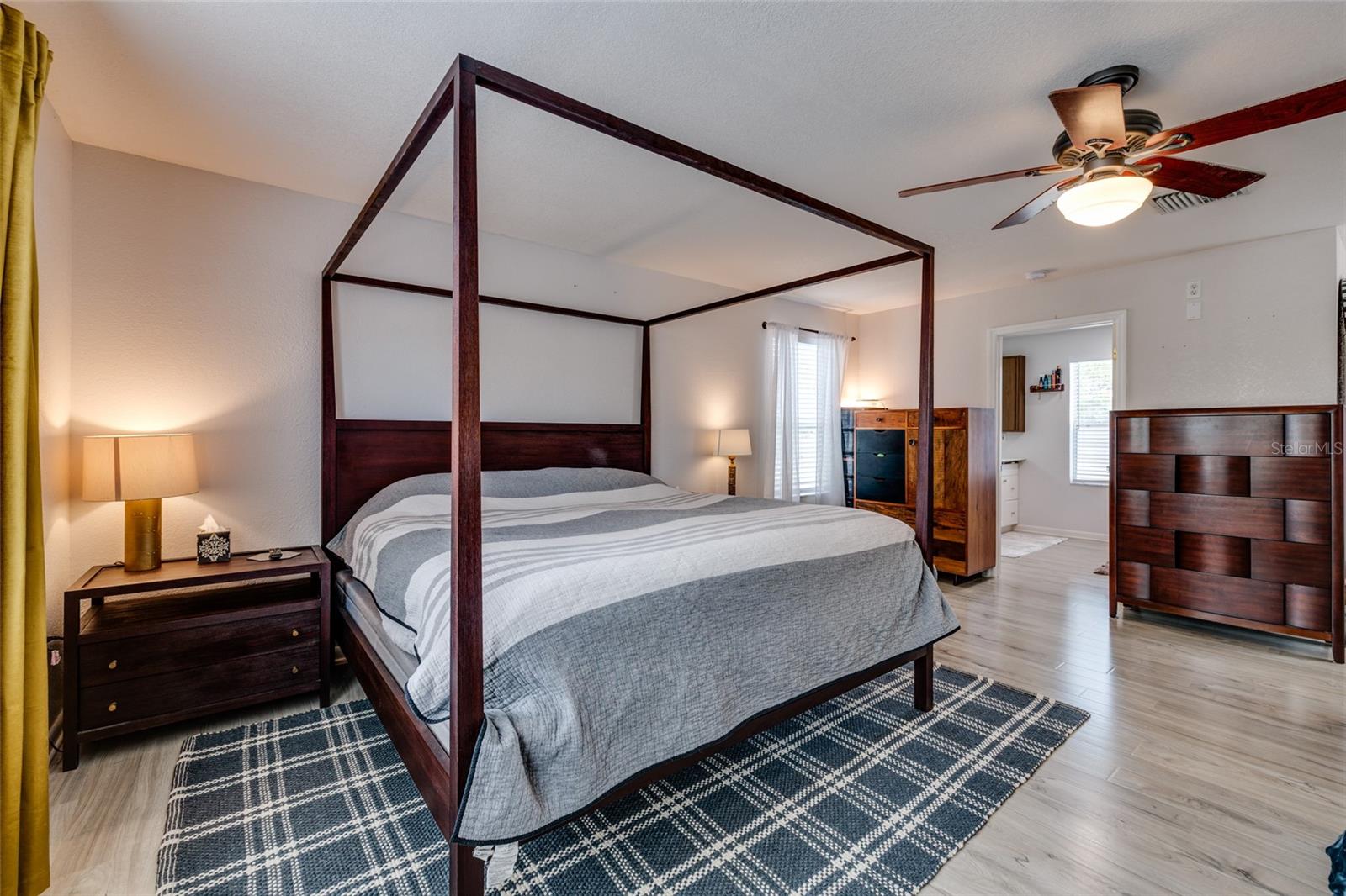 Listing photo id 19 for 5039 Dr Martin Luther King Jr Street N