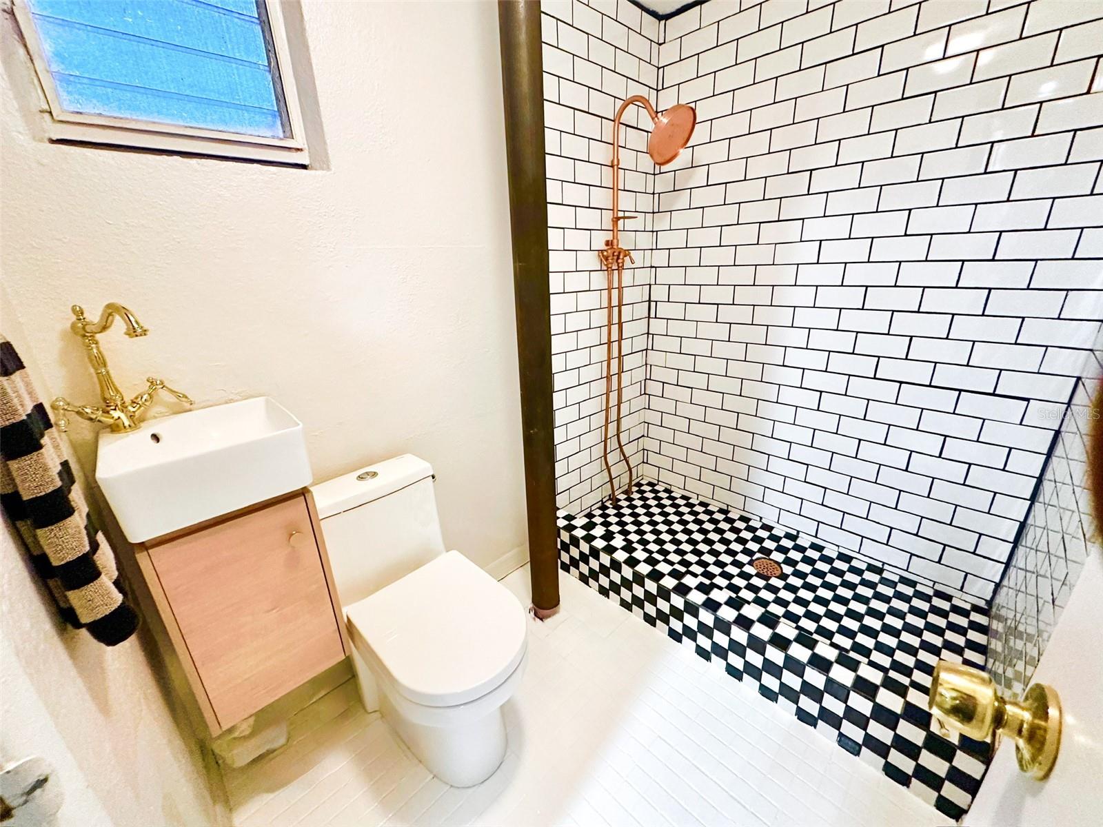 Listing photo id 27 for 5039 Dr Martin Luther King Jr Street N