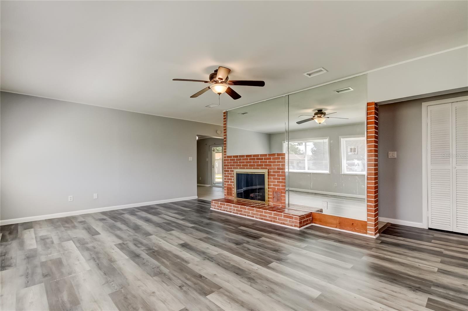 Image 4 of 49 For 4412 Carlyle Road