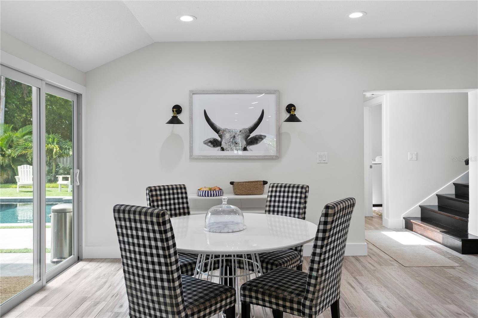 Listing photo id 14 for 3107 Watrous Avenue