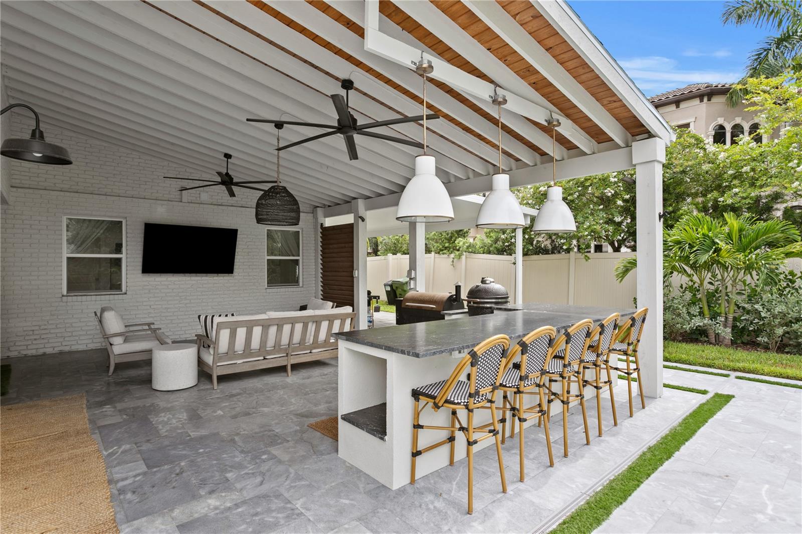 Listing photo id 18 for 3107 Watrous Avenue