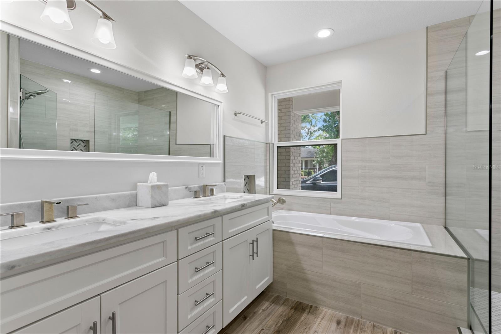 Listing photo id 26 for 3107 Watrous Avenue