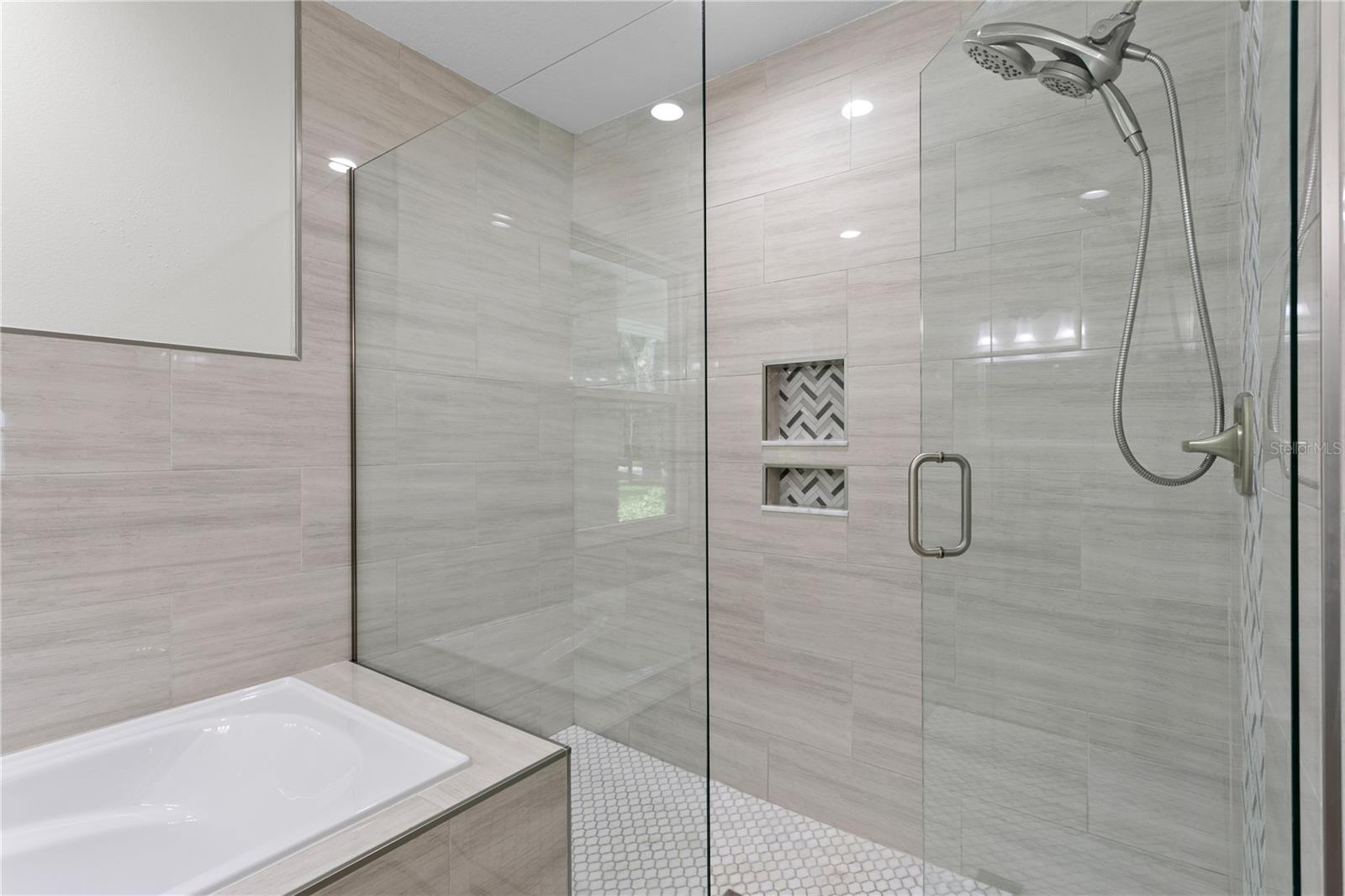 Listing photo id 27 for 3107 Watrous Avenue