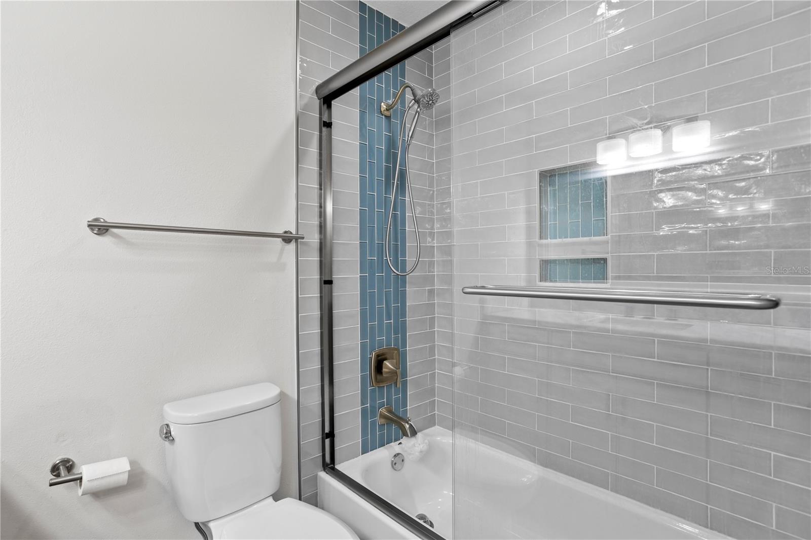 Listing photo id 33 for 3107 Watrous Avenue