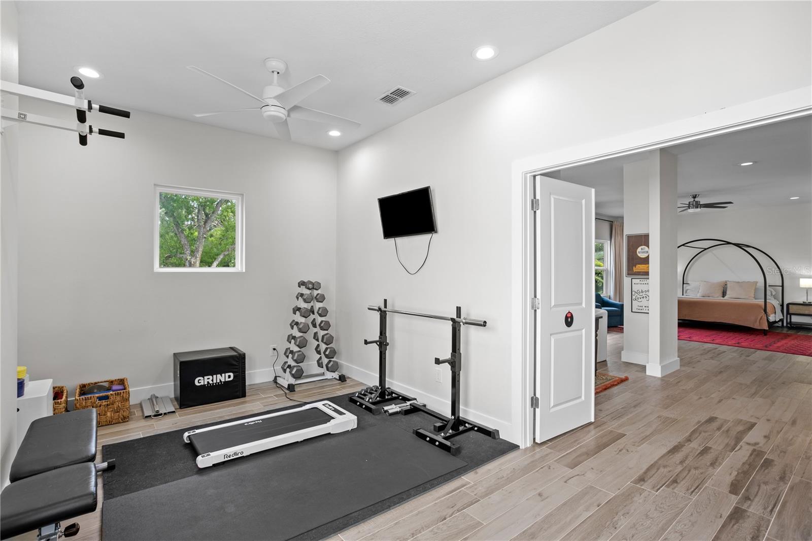 Listing photo id 35 for 3107 Watrous Avenue