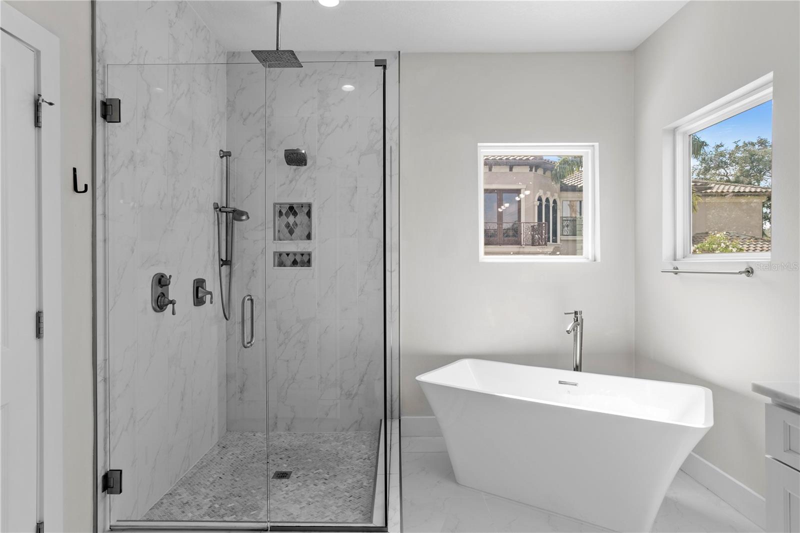 Listing photo id 41 for 3107 Watrous Avenue