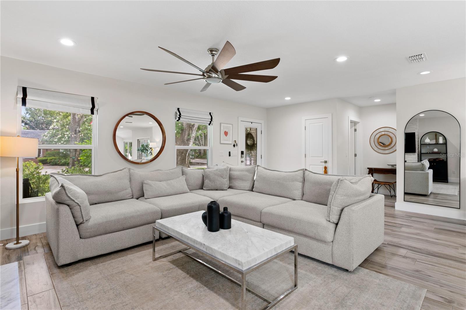 Listing photo id 3 for 3107 Watrous Avenue
