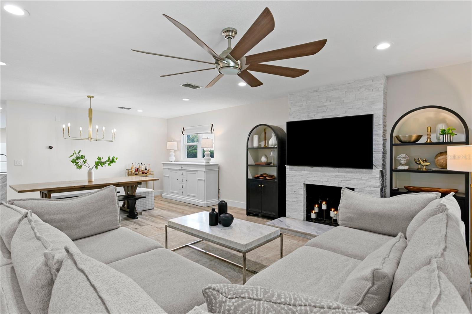 Listing photo id 4 for 3107 Watrous Avenue