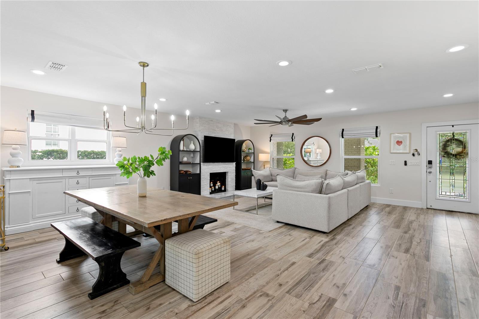 Listing photo id 7 for 3107 Watrous Avenue