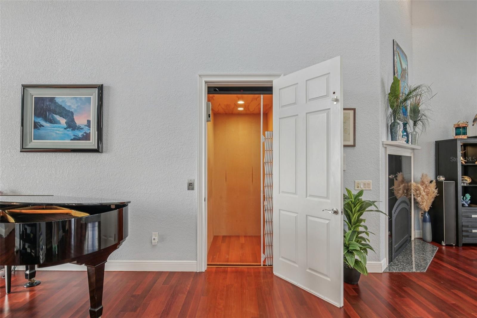 Image 31 of 90 For 5521 Windward Way
