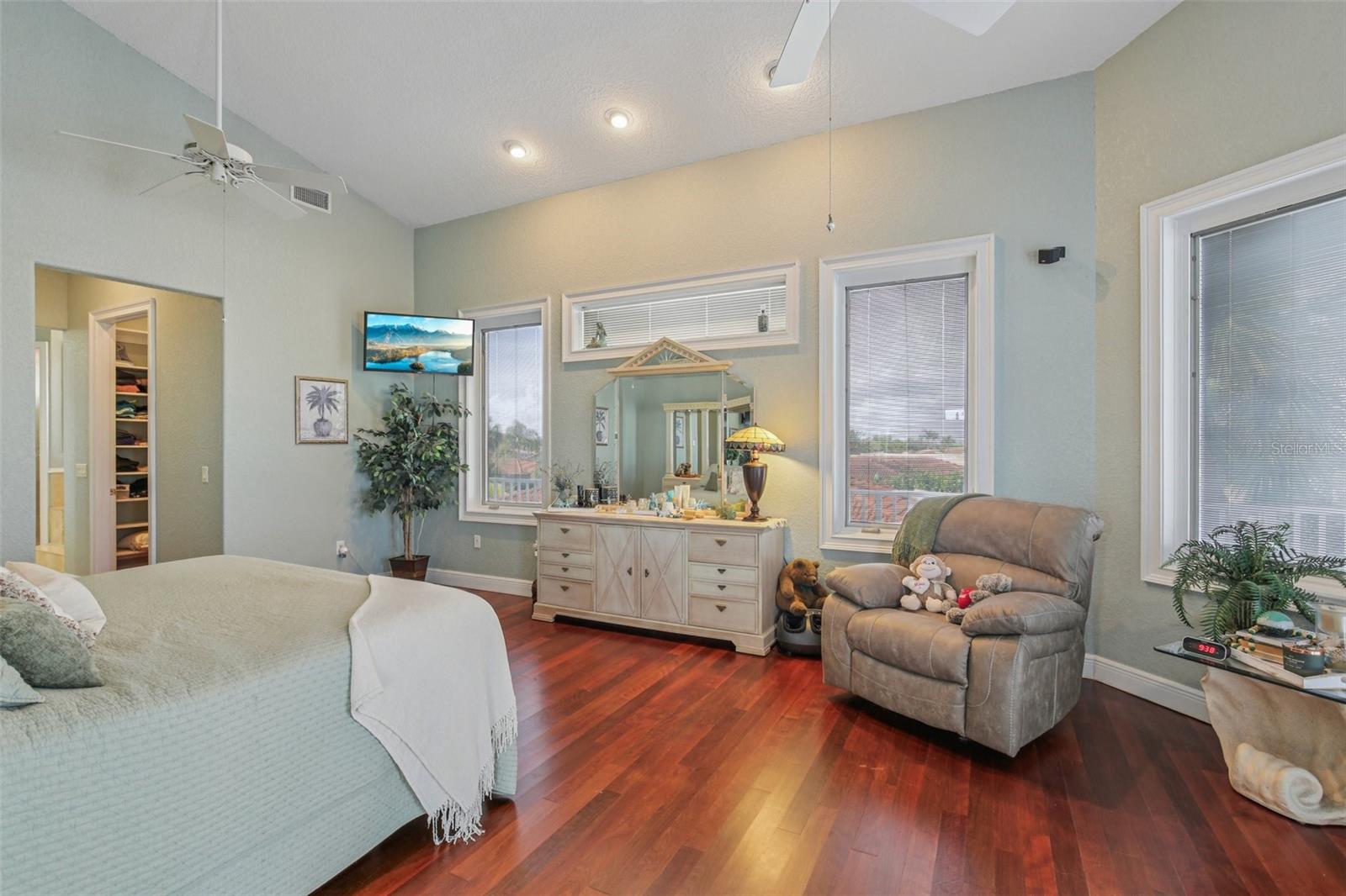 Image 46 of 90 For 5521 Windward Way
