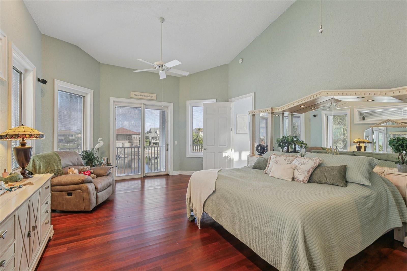 Image 49 of 90 For 5521 Windward Way