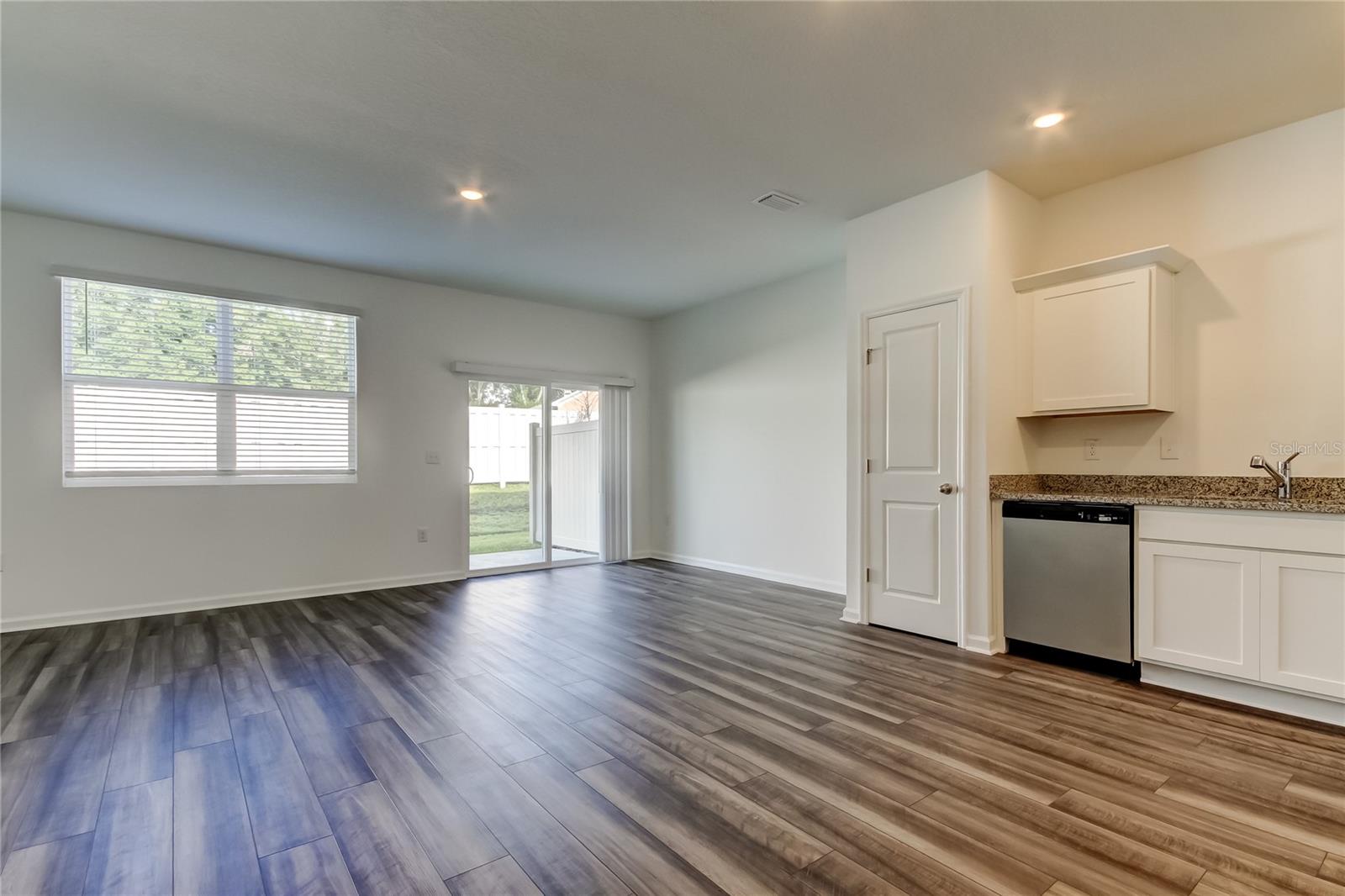 Image 4 of 47 For 11925 Sylvia Street