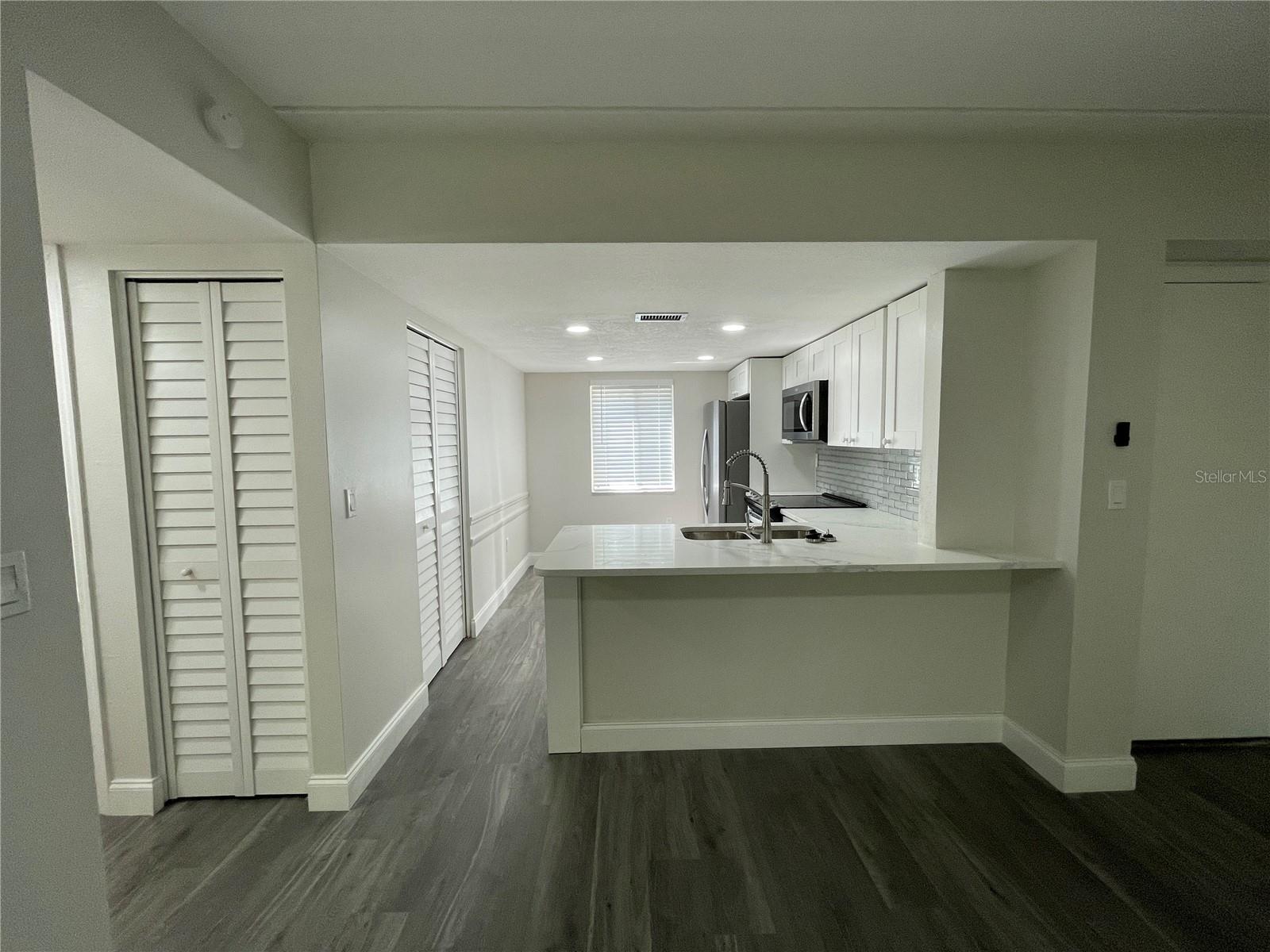 Image 10 of 47 For 211 Pine Court 211