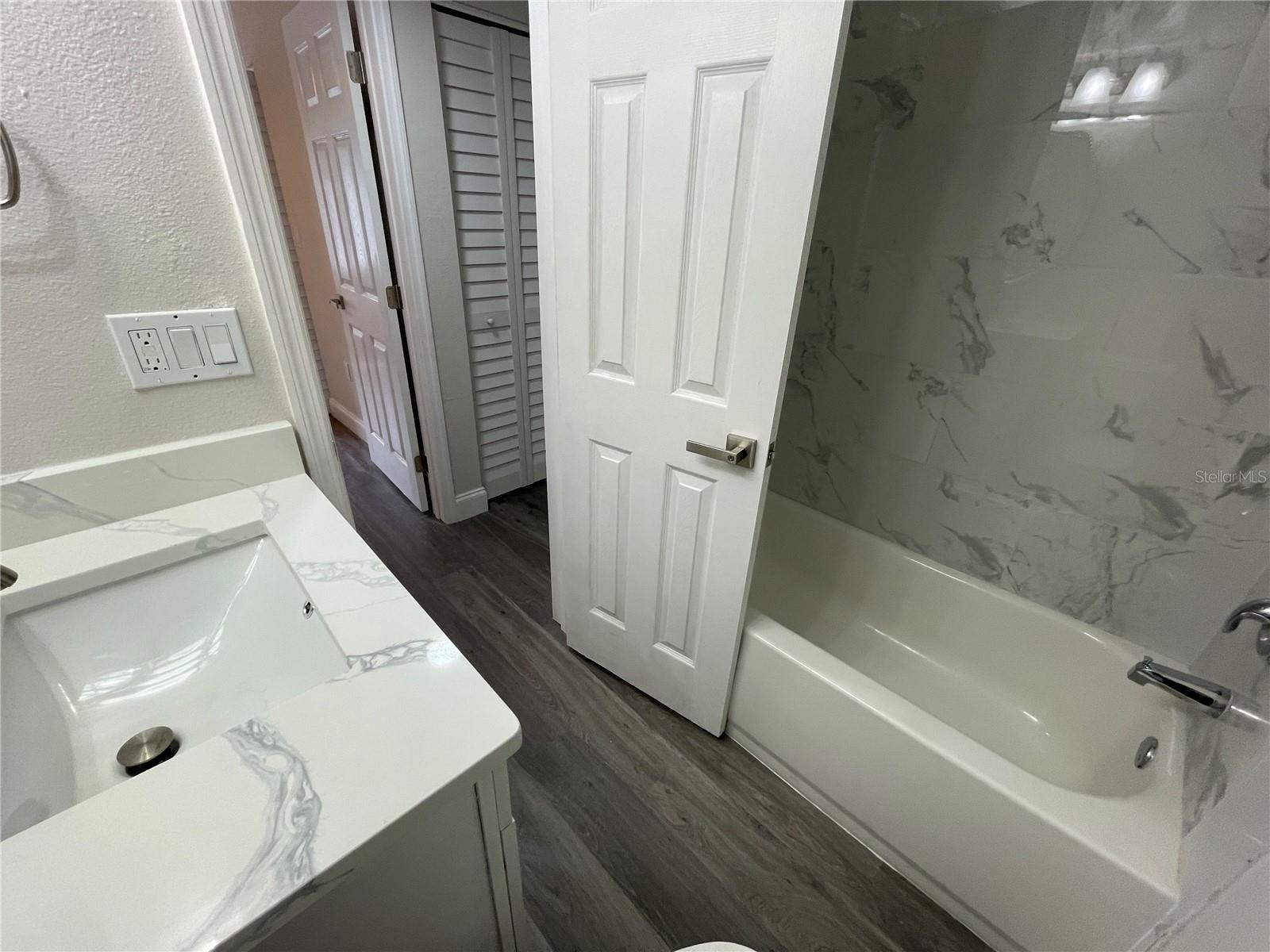 Image 22 of 47 For 211 Pine Court 211