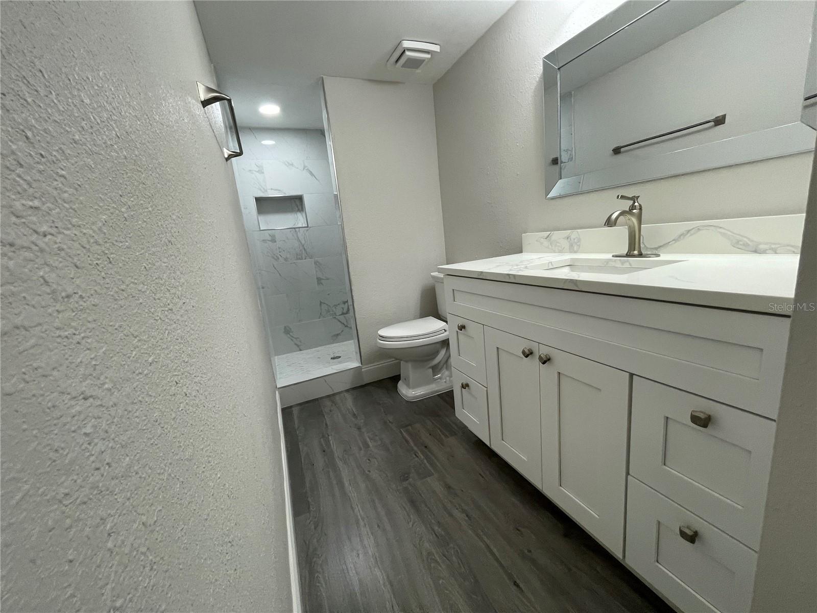 Image 33 of 47 For 211 Pine Court 211