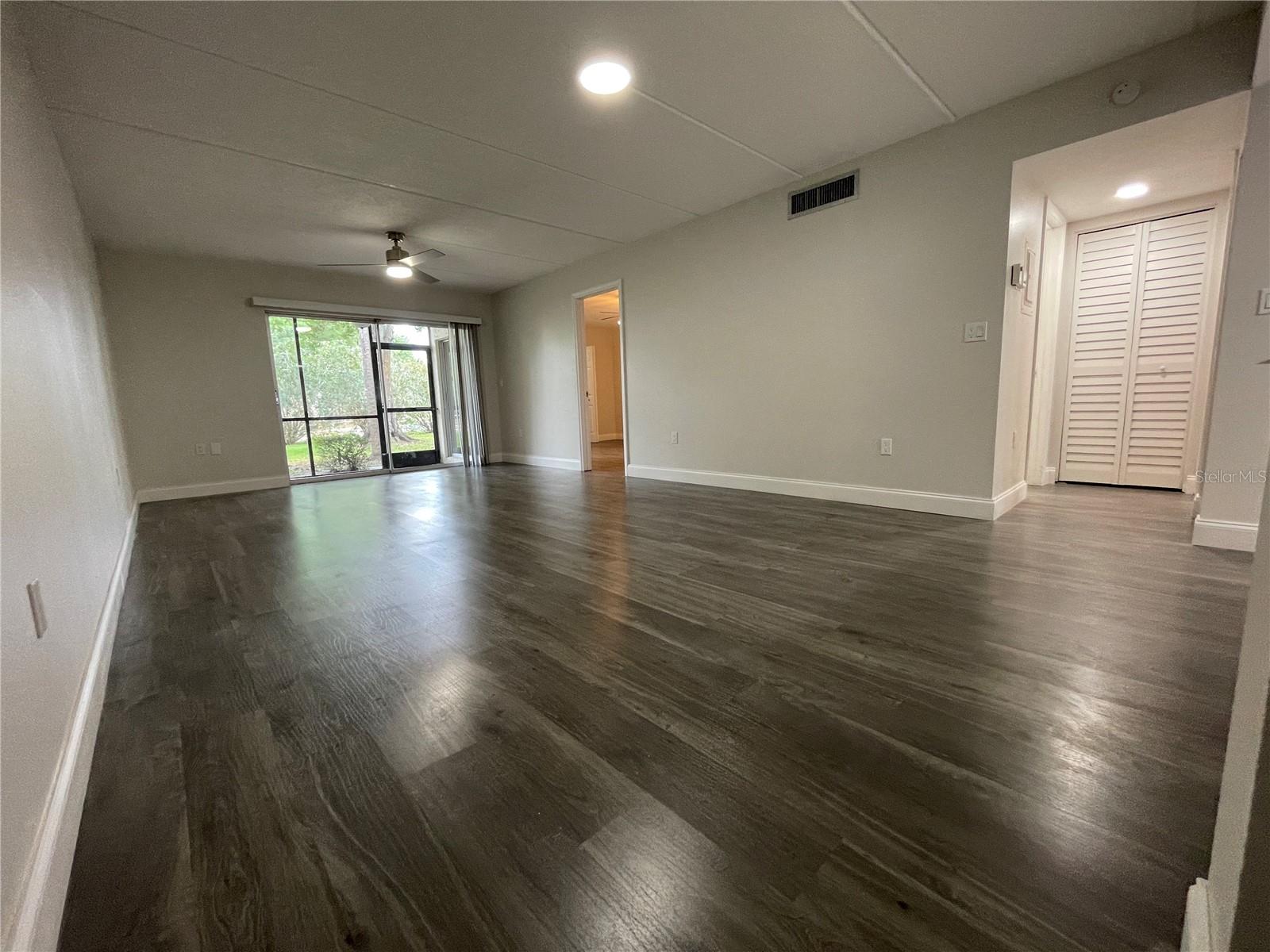 Image 6 of 47 For 211 Pine Court 211