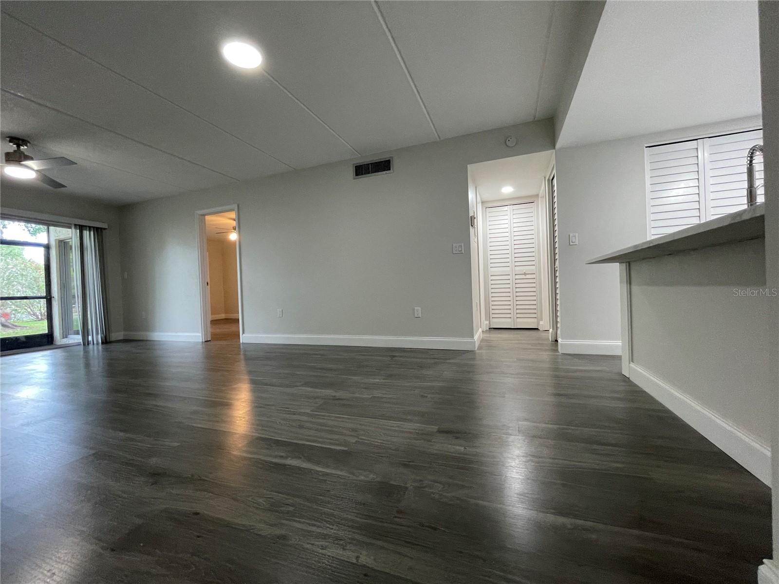Image 7 of 47 For 211 Pine Court 211