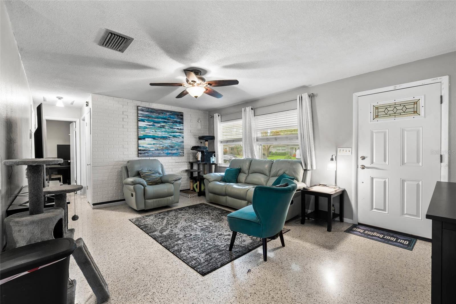 Image 3 of 16 For 5705 45th Avenue N