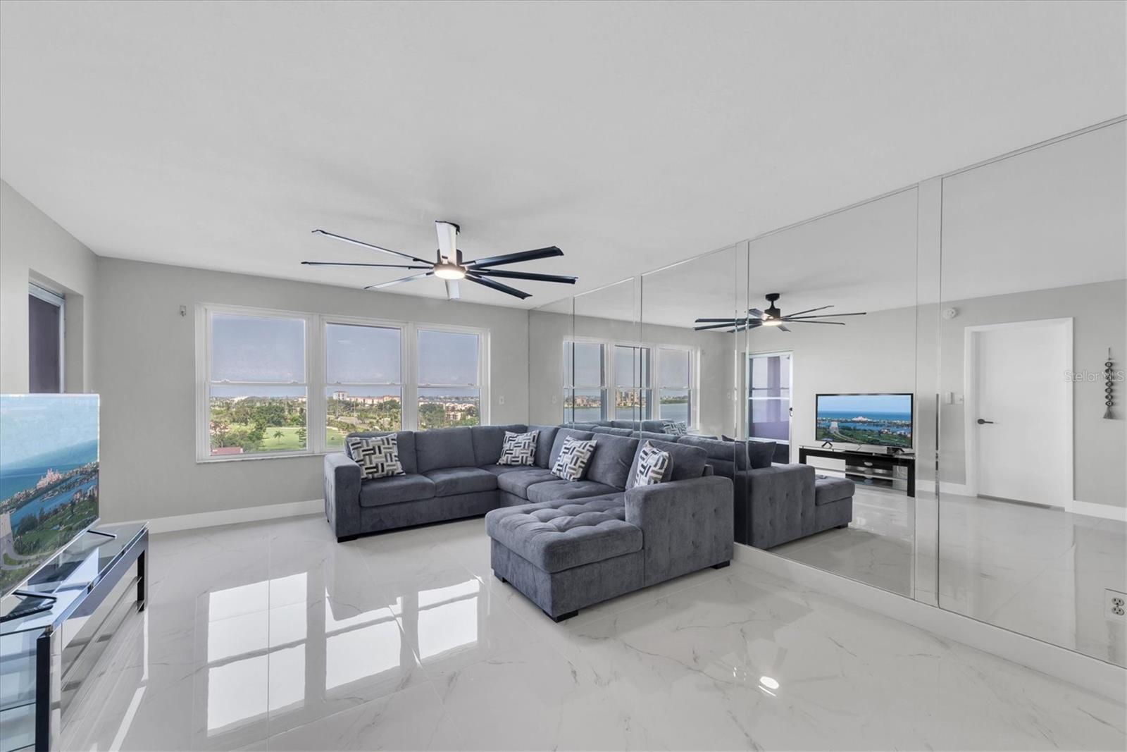 Image 11 of 61 For 5220 Brittany Drive S 1008