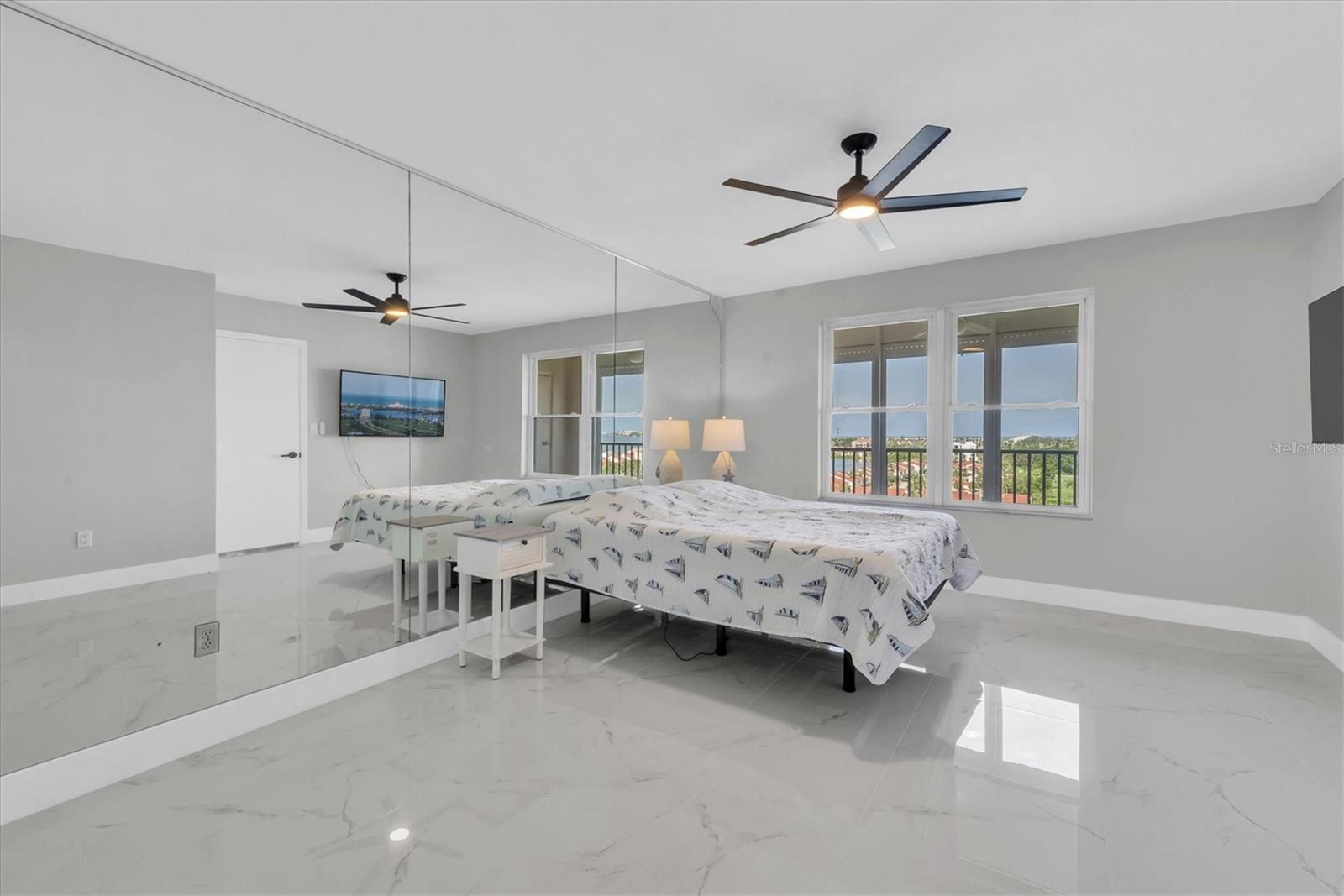 Image 14 of 61 For 5220 Brittany Drive S 1008