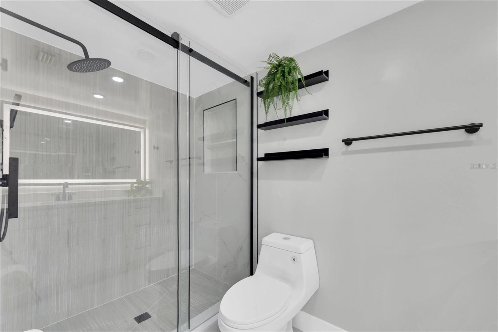 Image 18 of 61 For 5220 Brittany Drive S 1008