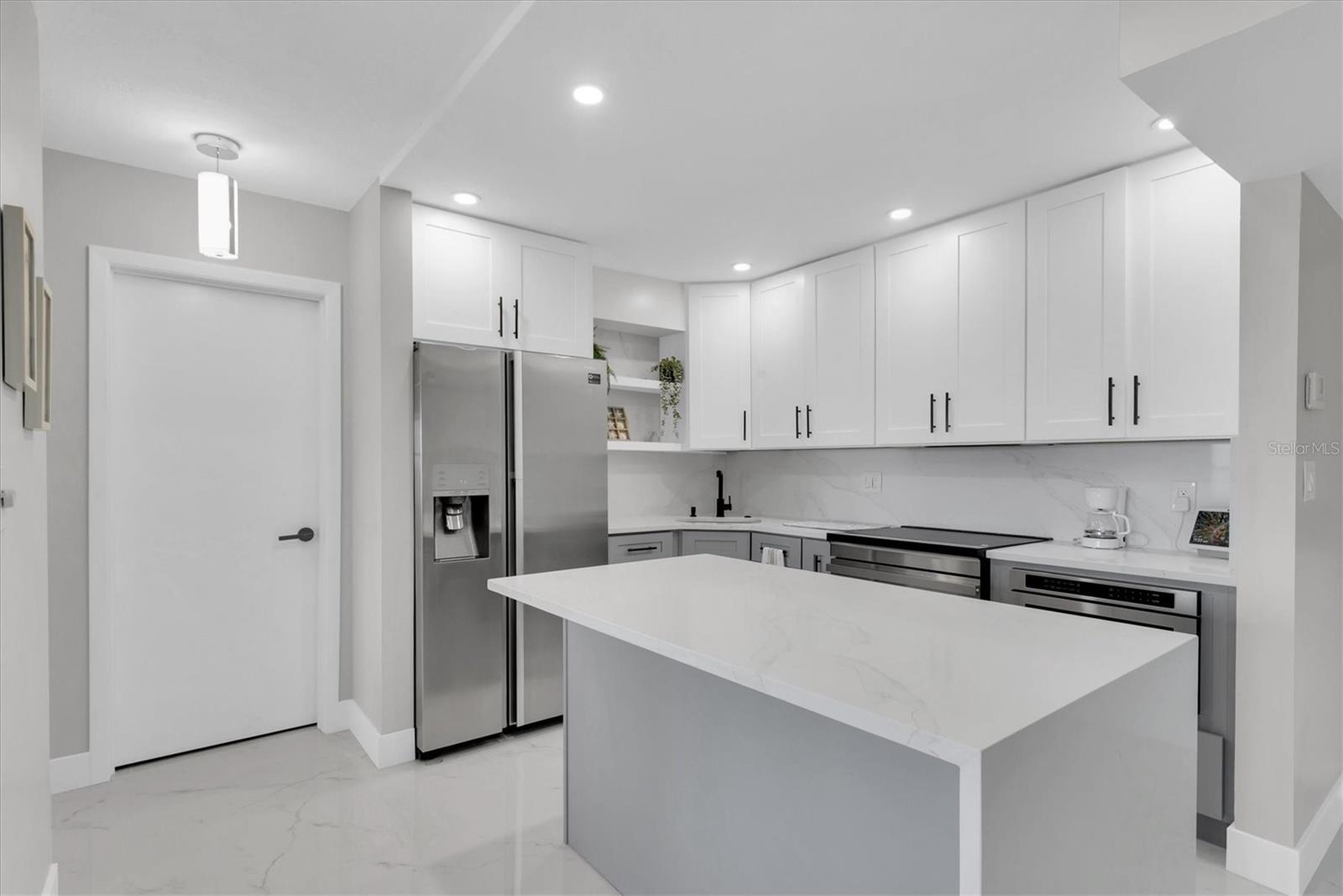 Image 3 of 61 For 5220 Brittany Drive S 1008