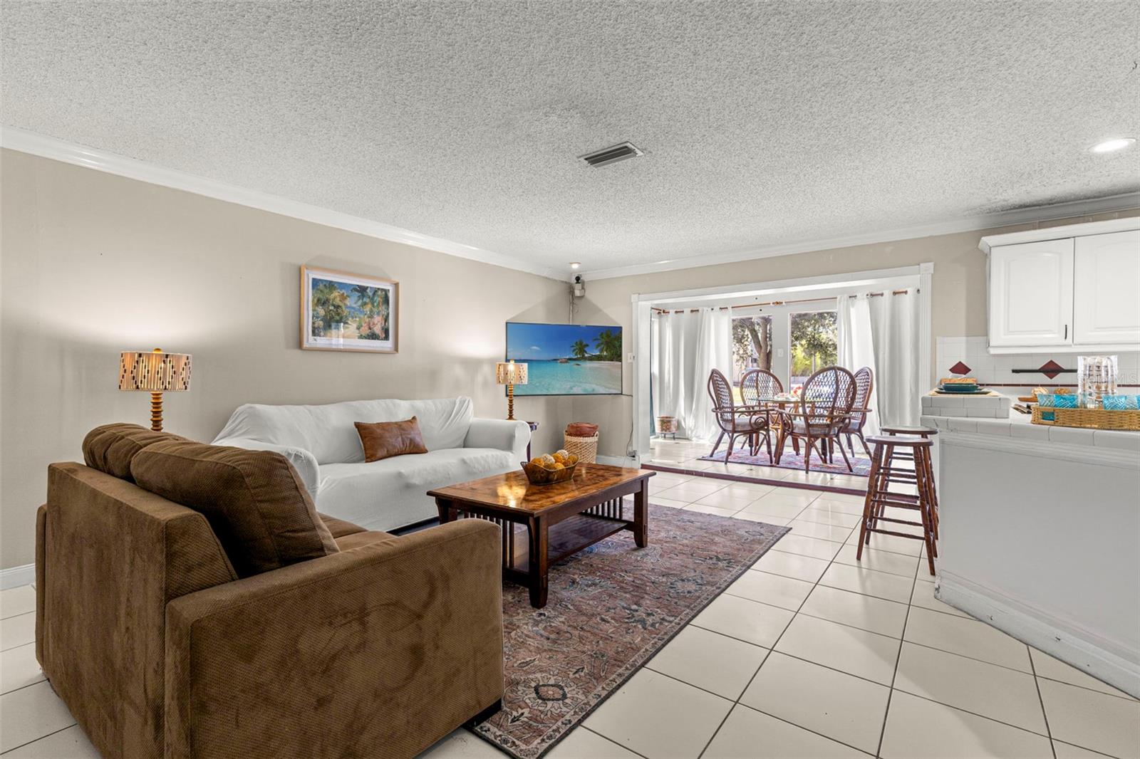 Image 13 of 33 For 240 Lyndhurst Street