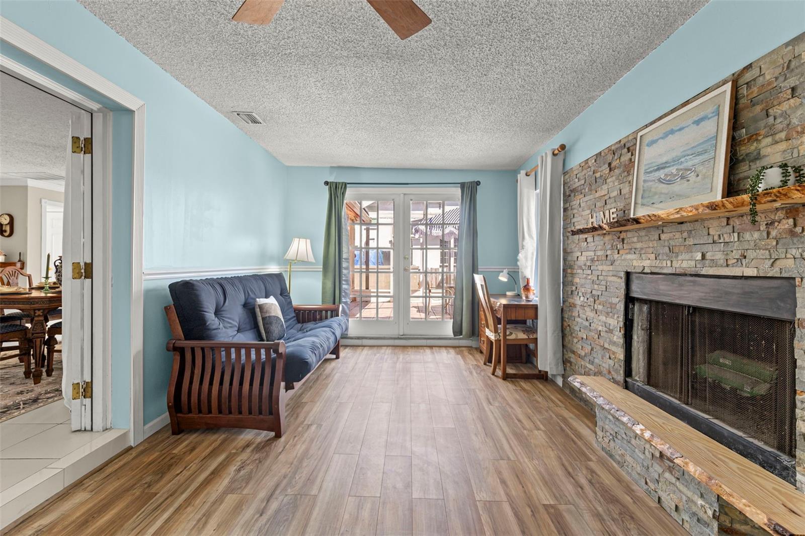 Image 17 of 33 For 240 Lyndhurst Street