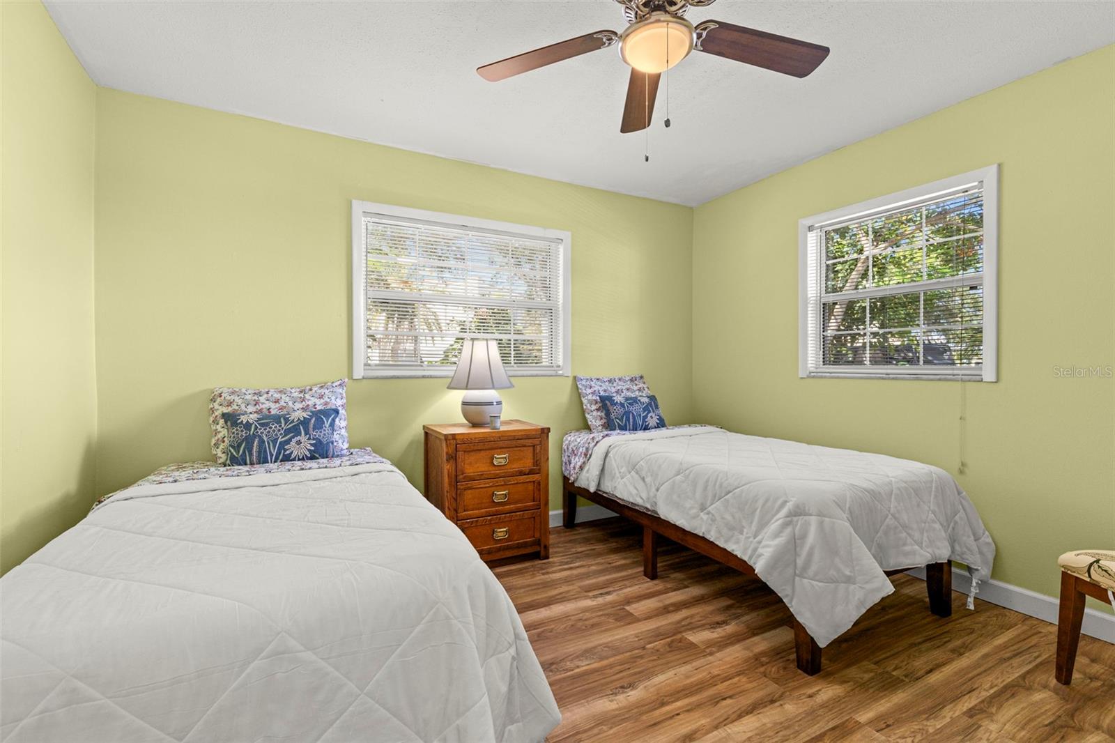 Image 19 of 33 For 240 Lyndhurst Street
