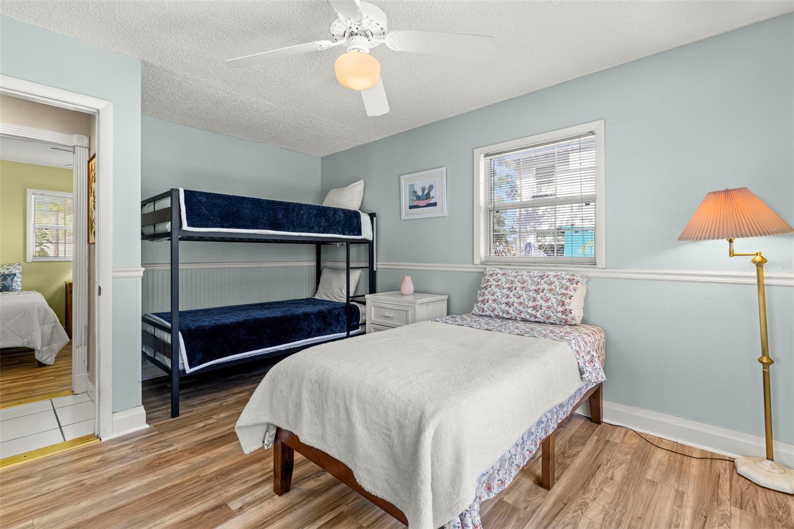 Image 22 of 33 For 240 Lyndhurst Street