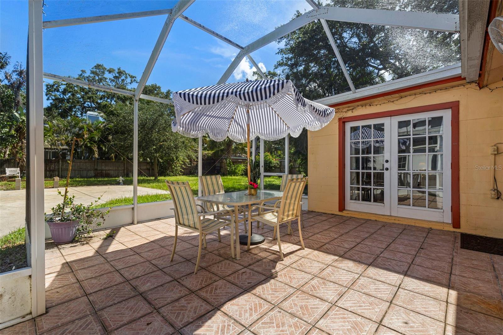 Image 24 of 33 For 240 Lyndhurst Street
