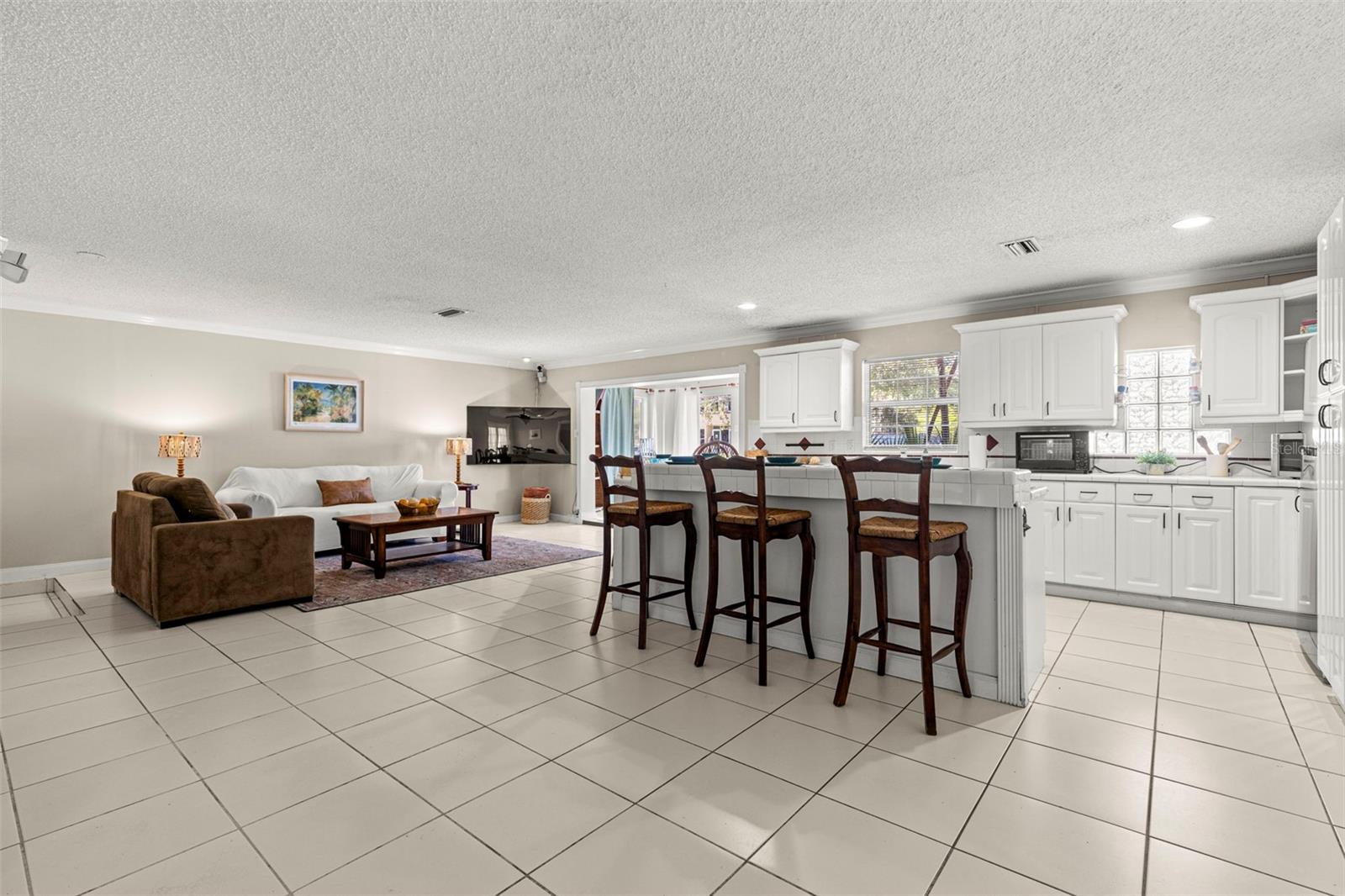 Image 7 of 33 For 240 Lyndhurst Street