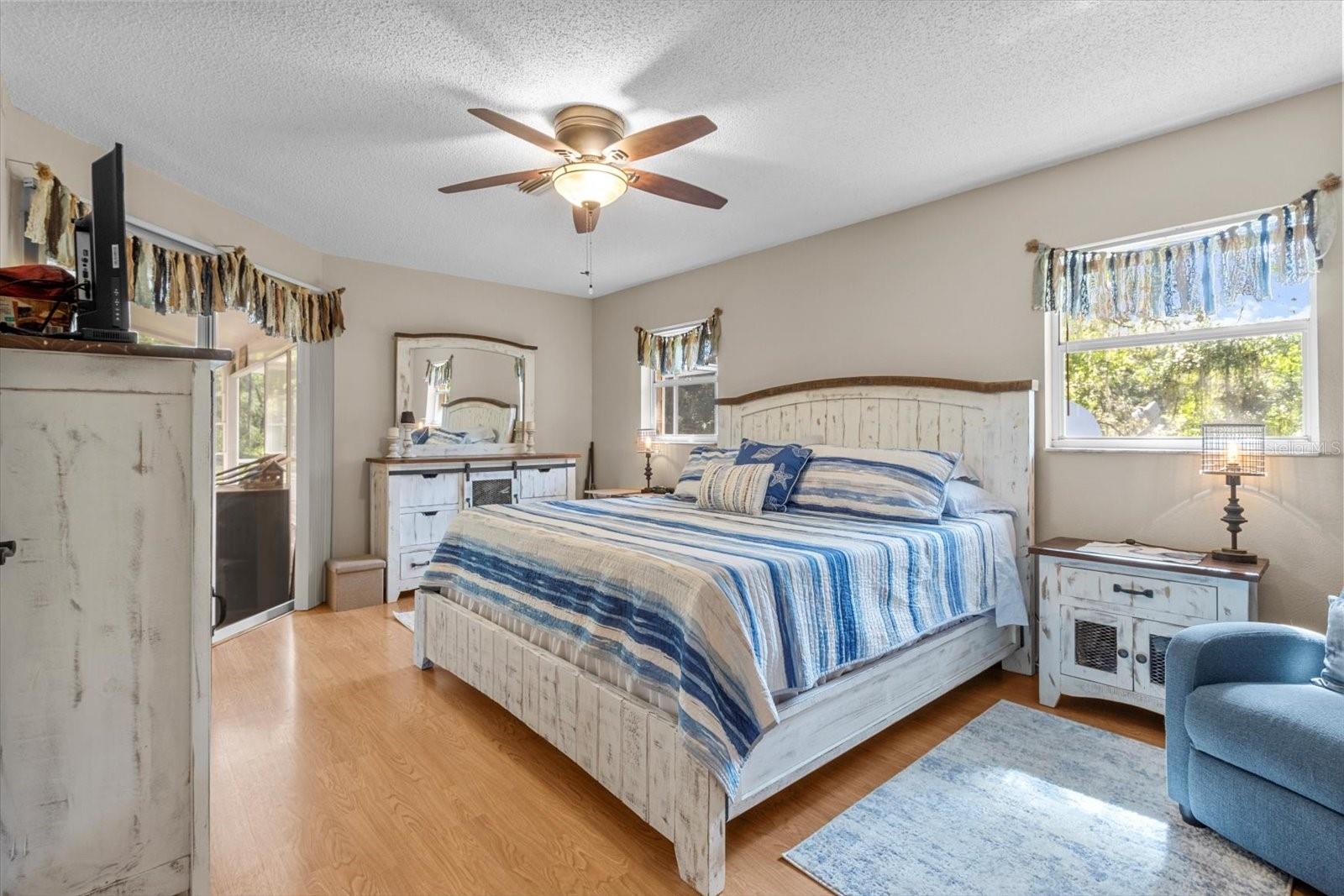 Image 10 of 71 For 2426 Sumter Avenue