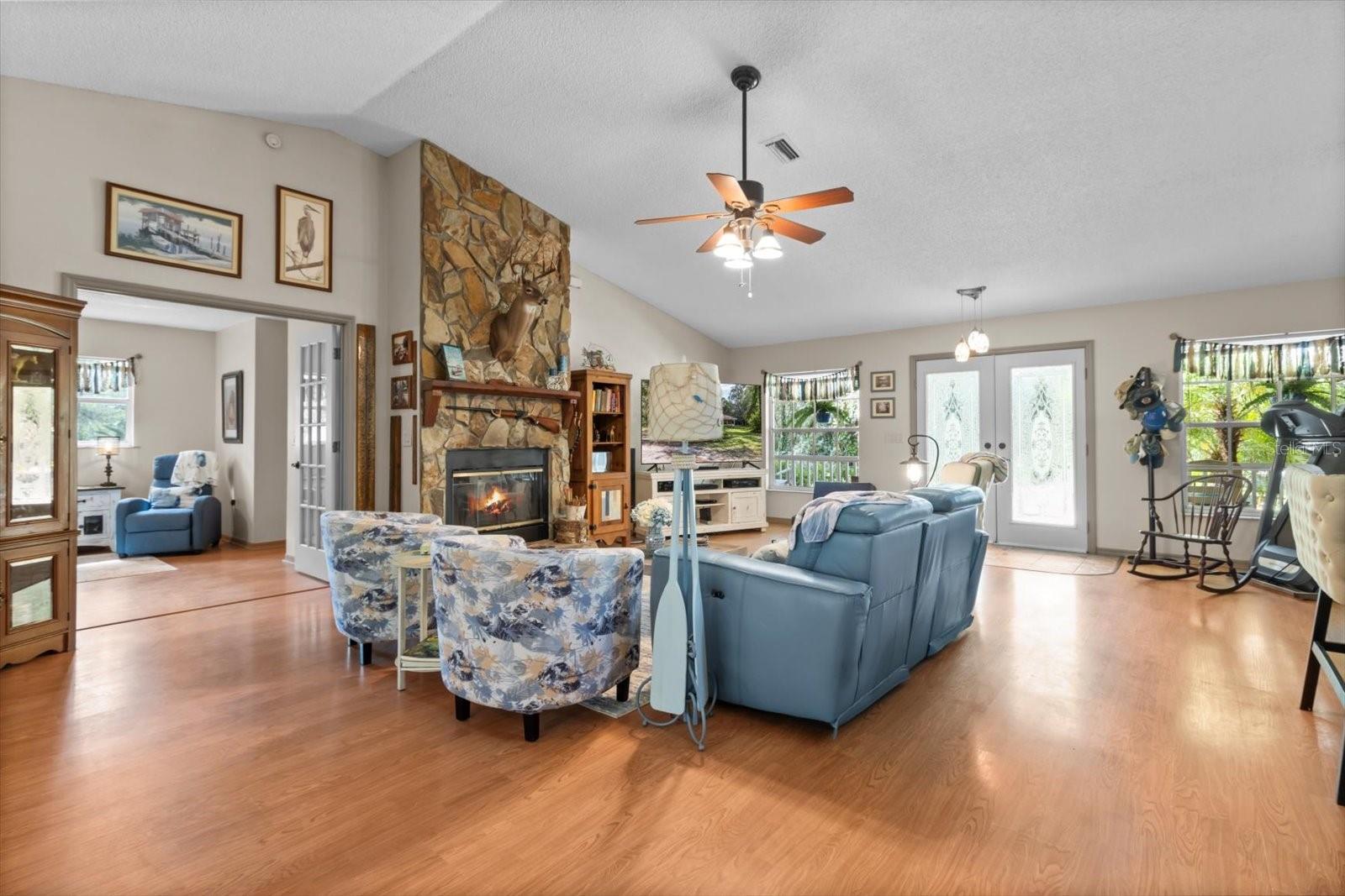 Image 4 of 71 For 2426 Sumter Avenue