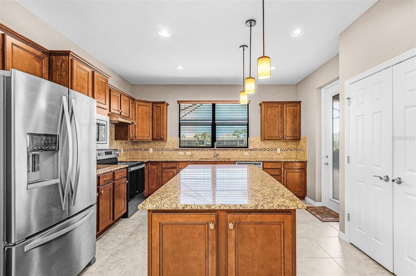 Image 11 of 24 For 13870 Lido Street
