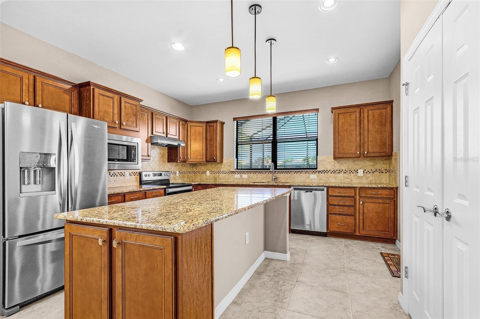 Image 12 of 24 For 13870 Lido Street