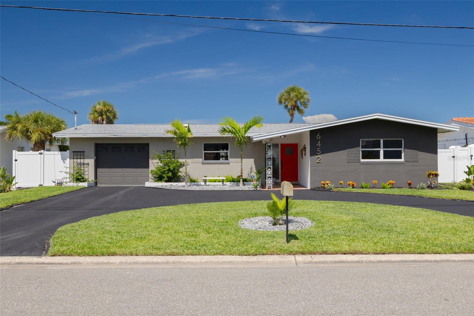 Image 5 of 47 For 6452 1st Palm Point