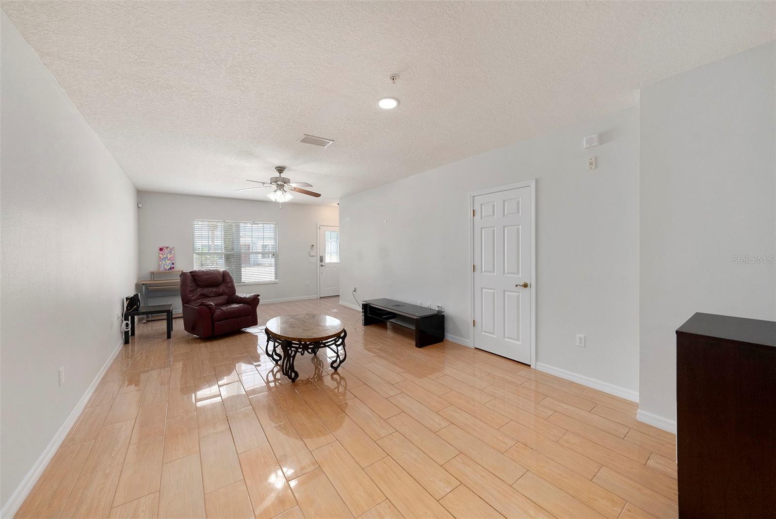 Image 4 of 28 For 5317 Terraza Court
