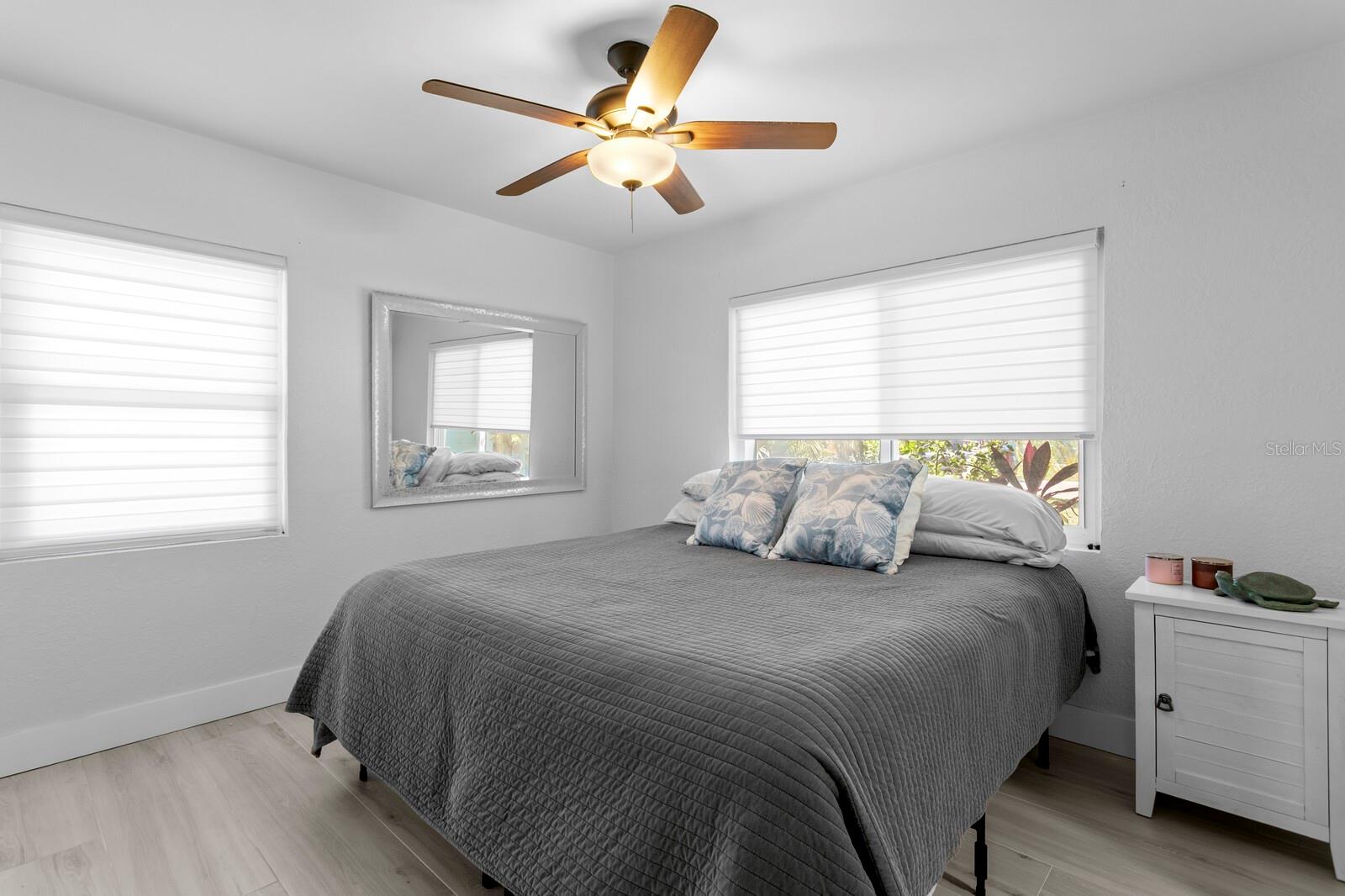 Image 16 of 47 For 17735 1st Street E