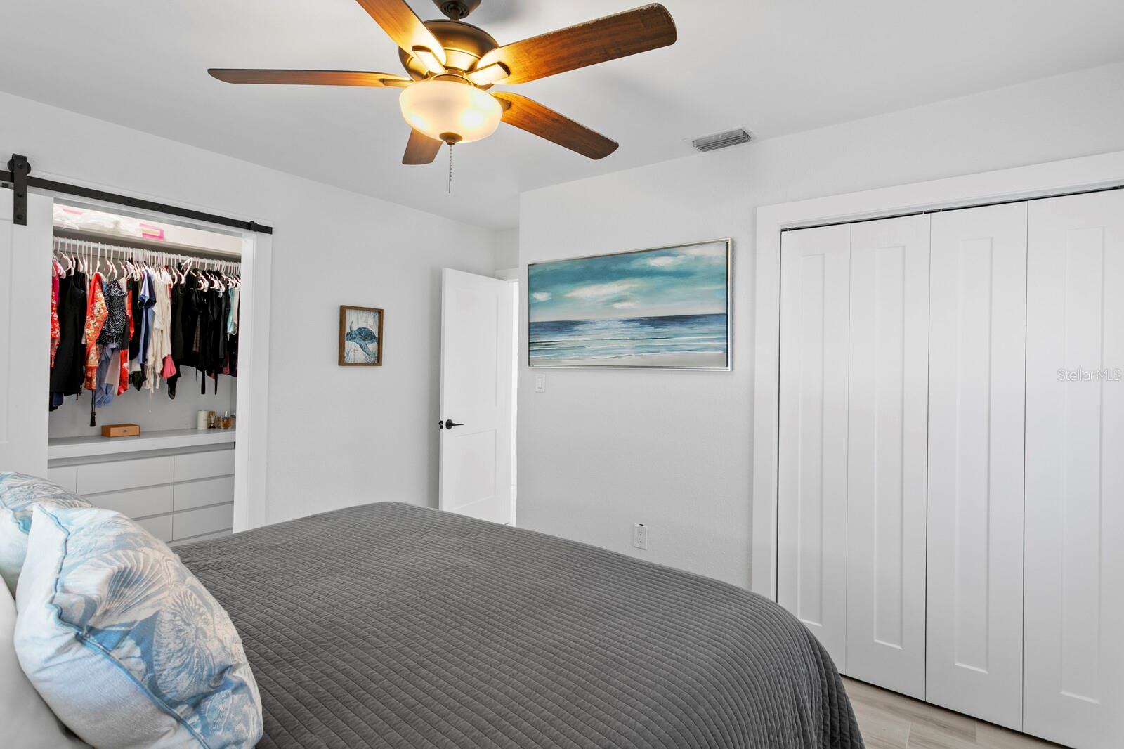 Image 17 of 47 For 17735 1st Street E