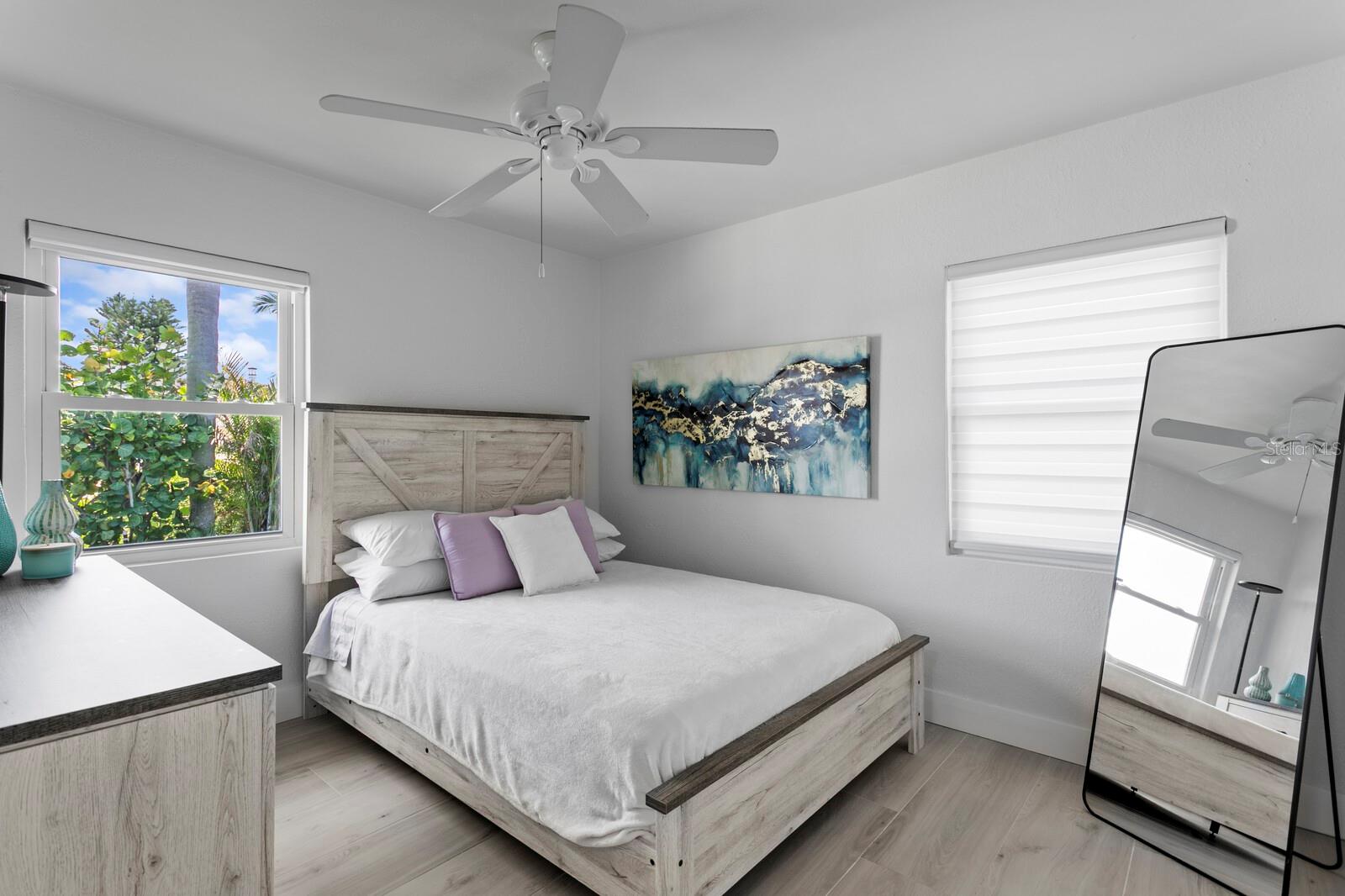 Image 23 of 47 For 17735 1st Street E