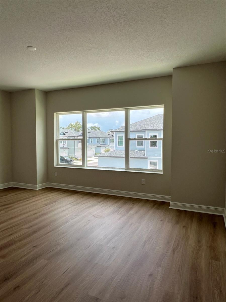 Listing photo id 8 for 7620 93rd Street N