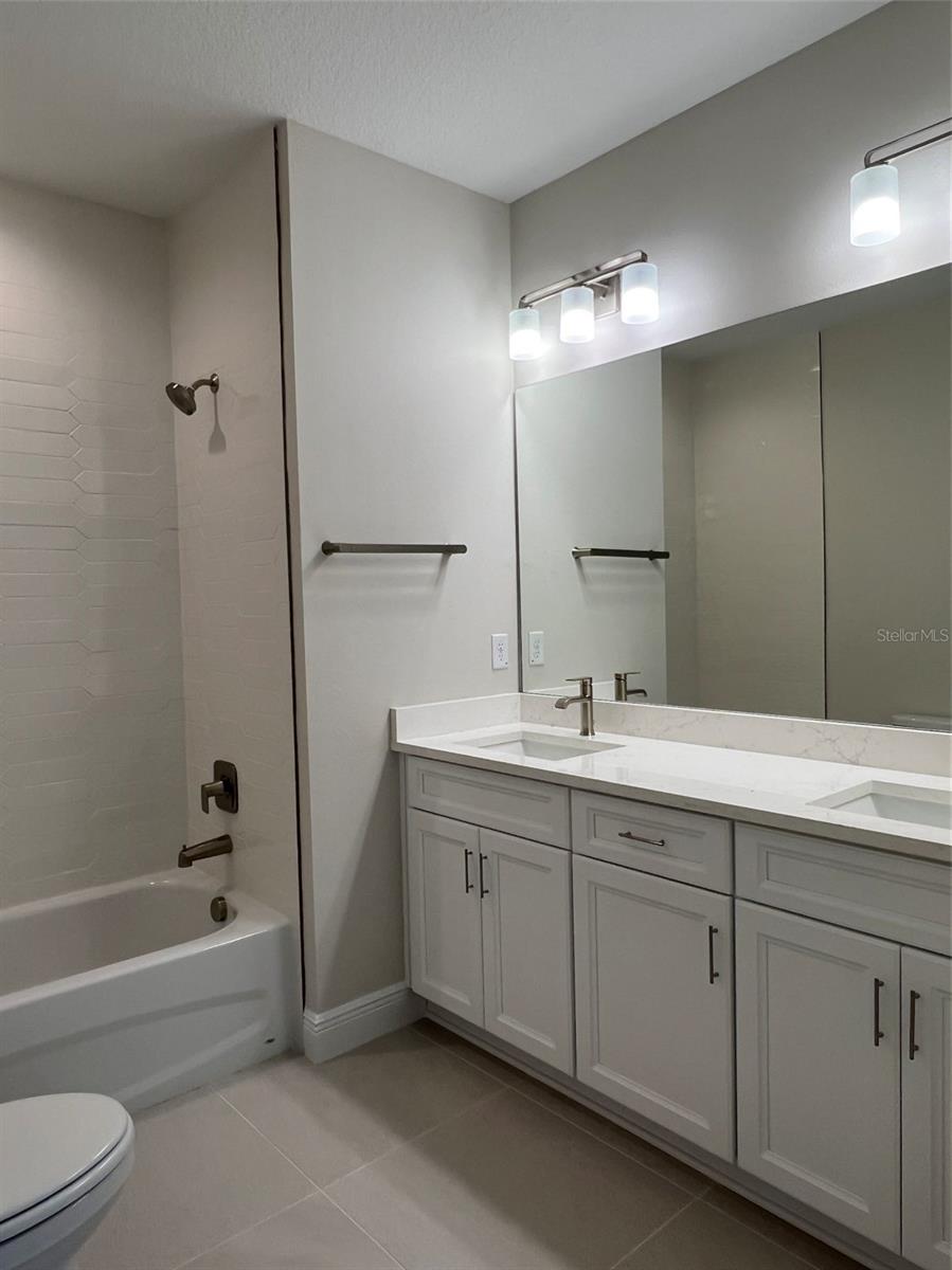 Listing photo id 9 for 7620 93rd Street N
