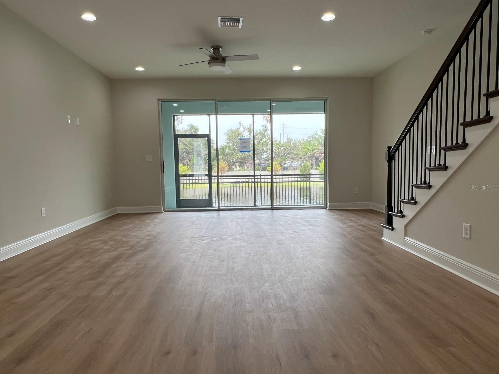 Listing photo id 1 for 7620 93rd Street N