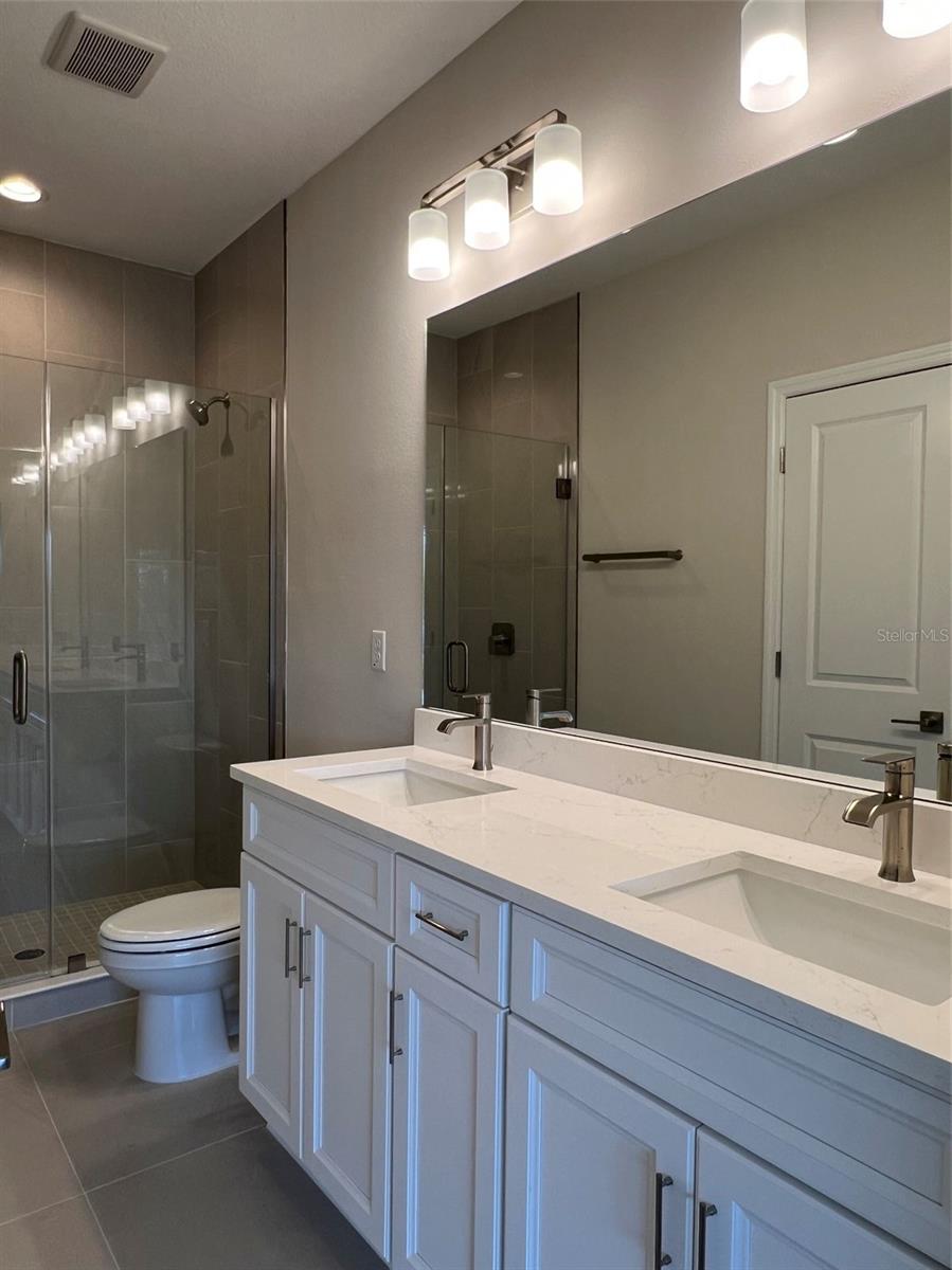 Listing photo id 6 for 7620 93rd Street N