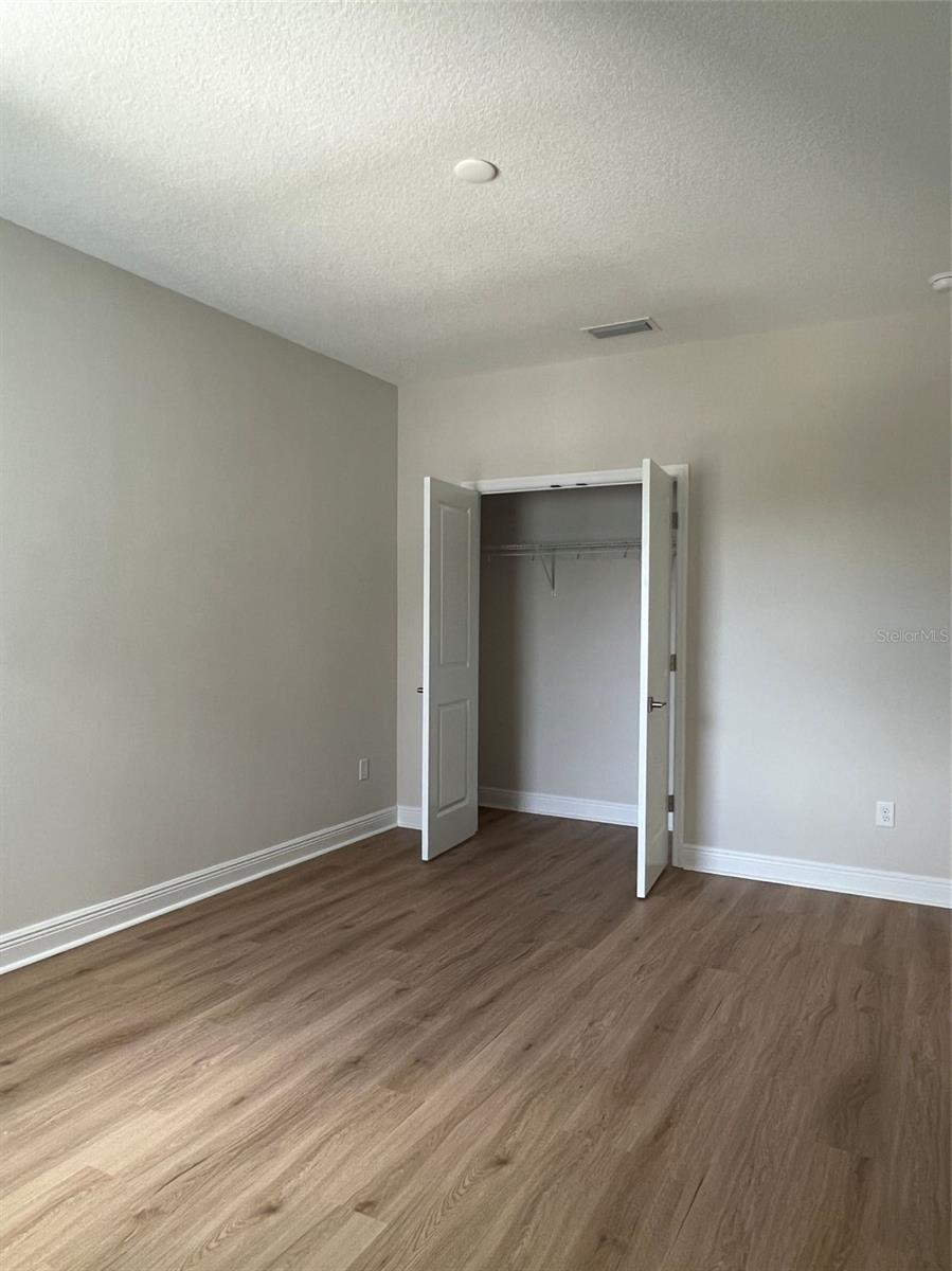 Listing photo id 7 for 7620 93rd Street N