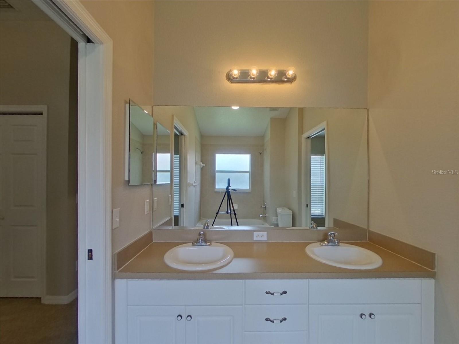 Image 18 of 19 For 102 Citrus Landing Drive