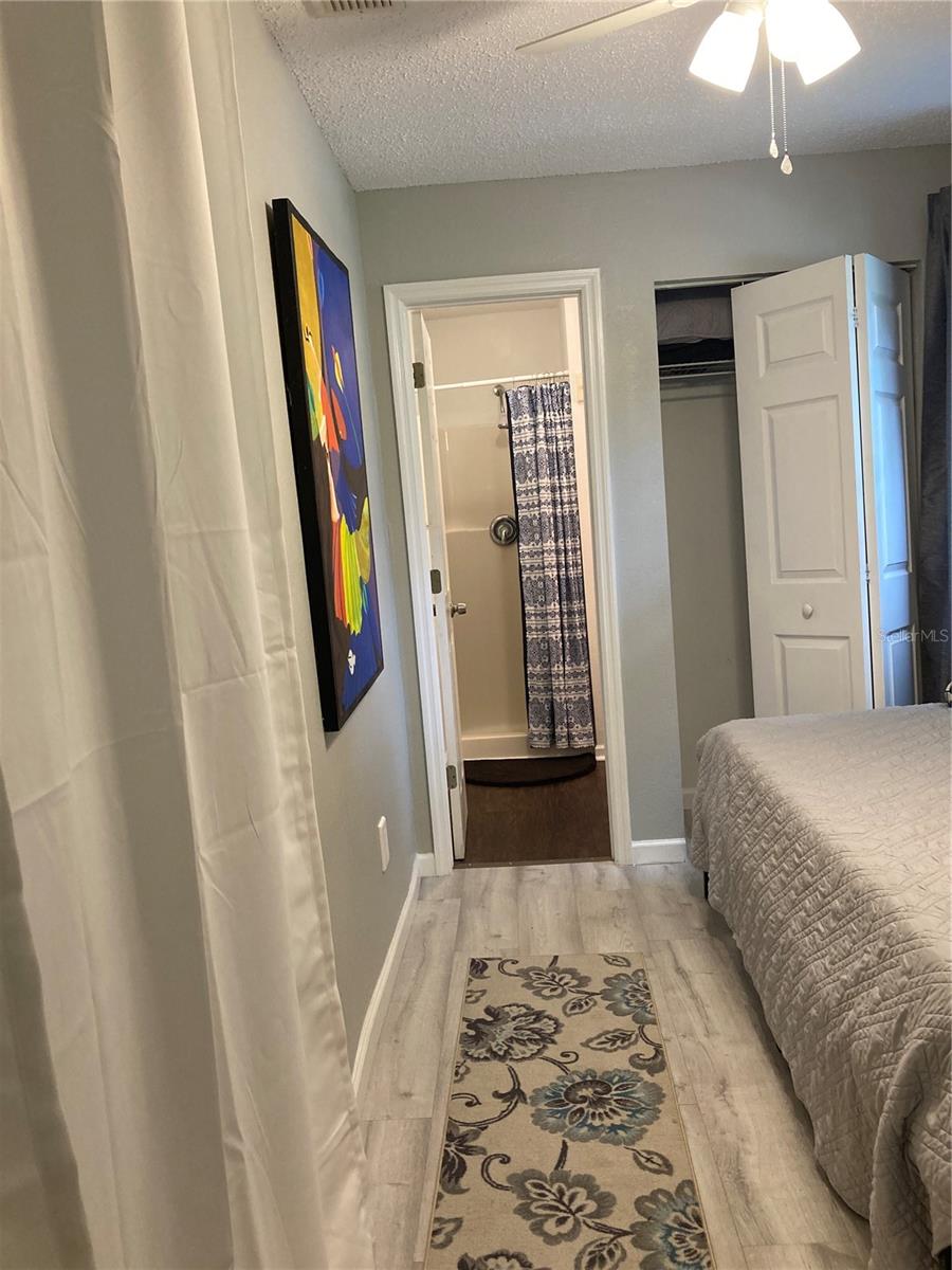 Image 3 of 7 For 914 8th Street N